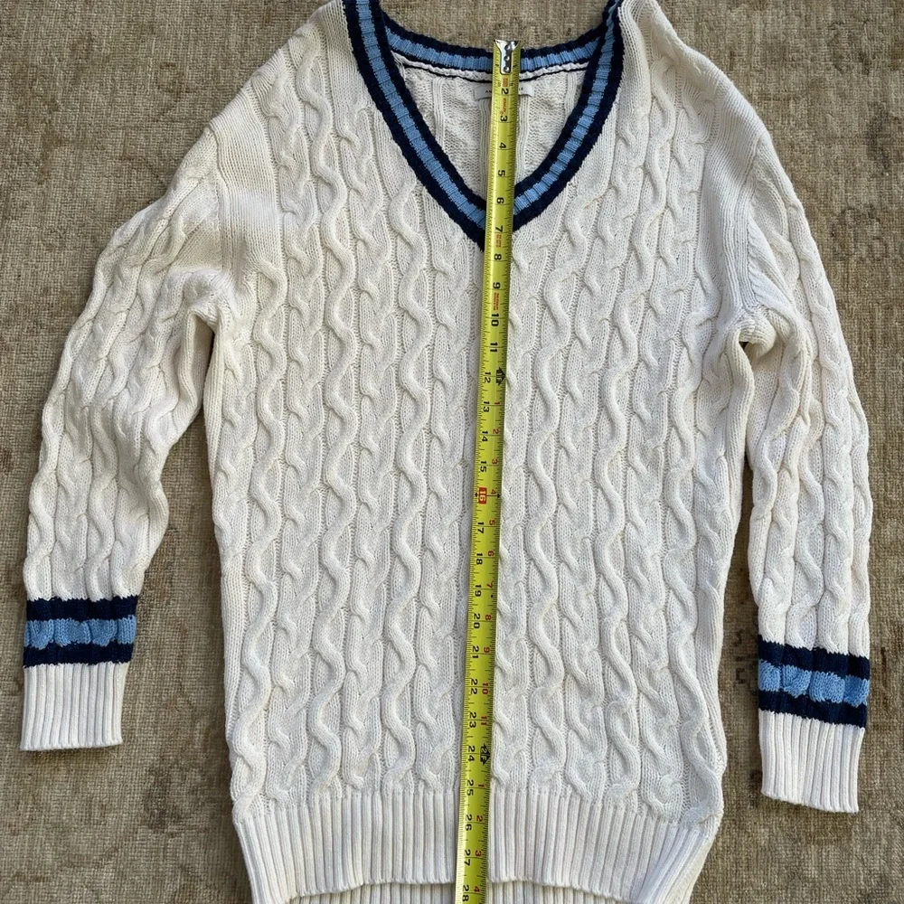 American Eagle Oversized Cable Knit V Neck Sweater, Cream, Size S - Picture 5 of 7